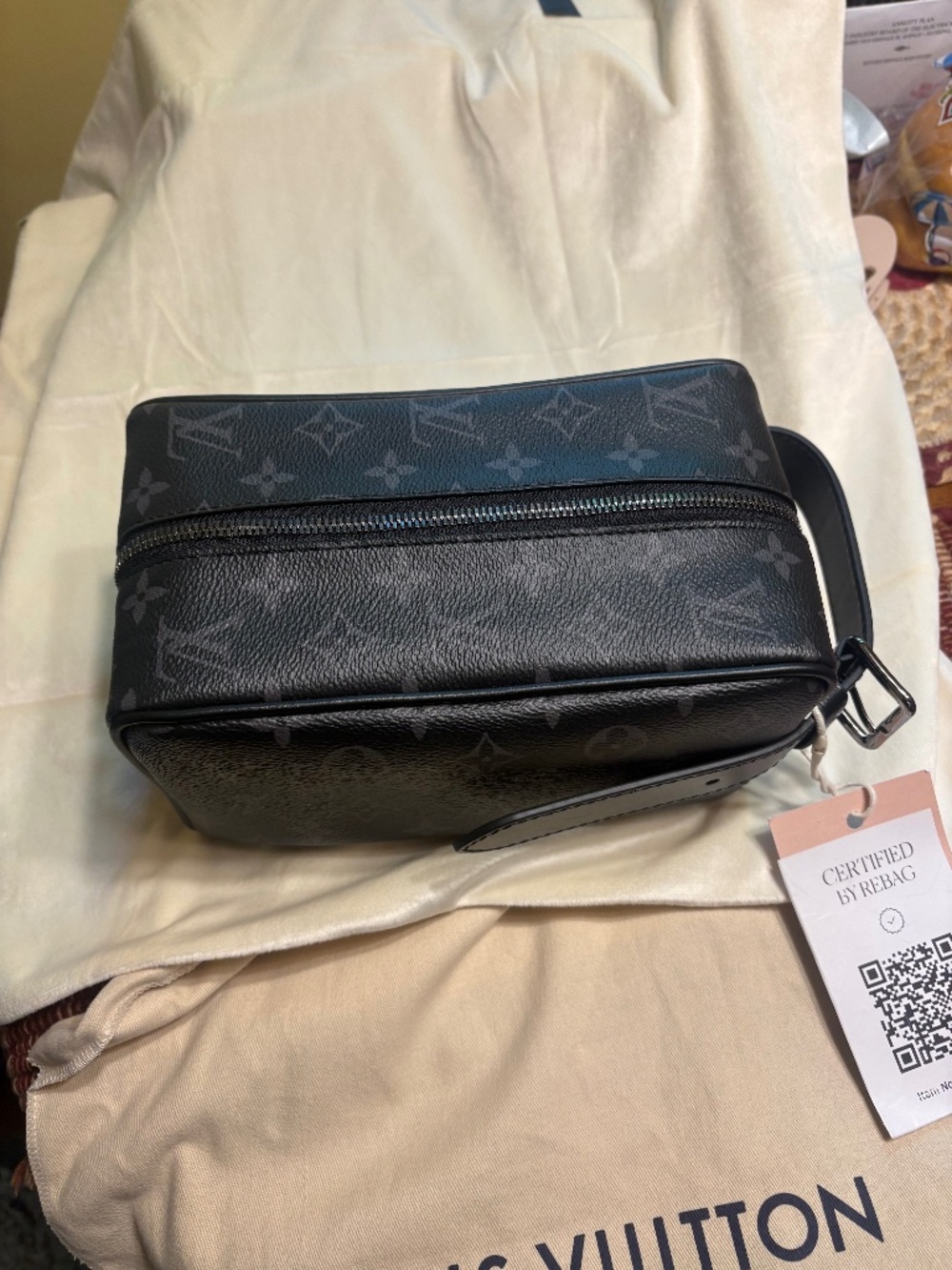 Louis Vuitton locker dropp kit